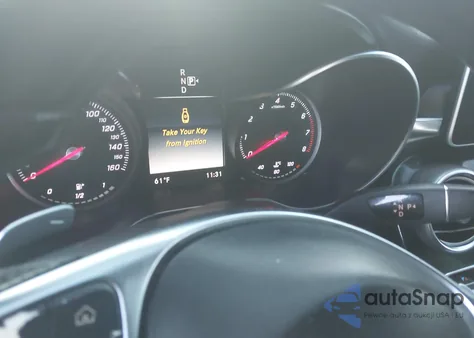 2015 Mercedes-Benz C 300 Sport 4Matic z USA, uszkodzony, nr VIN 55SWF4KB2FU018328